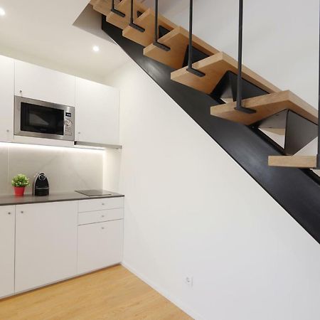 HM - Living Batalha Square 2 Apartment Porto Bagian luar foto