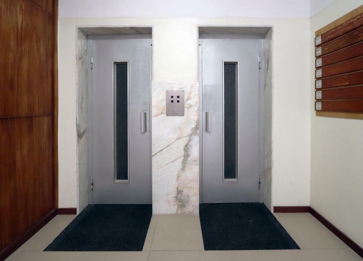 HM - Living Batalha Square 2 Apartment Porto Bagian luar foto