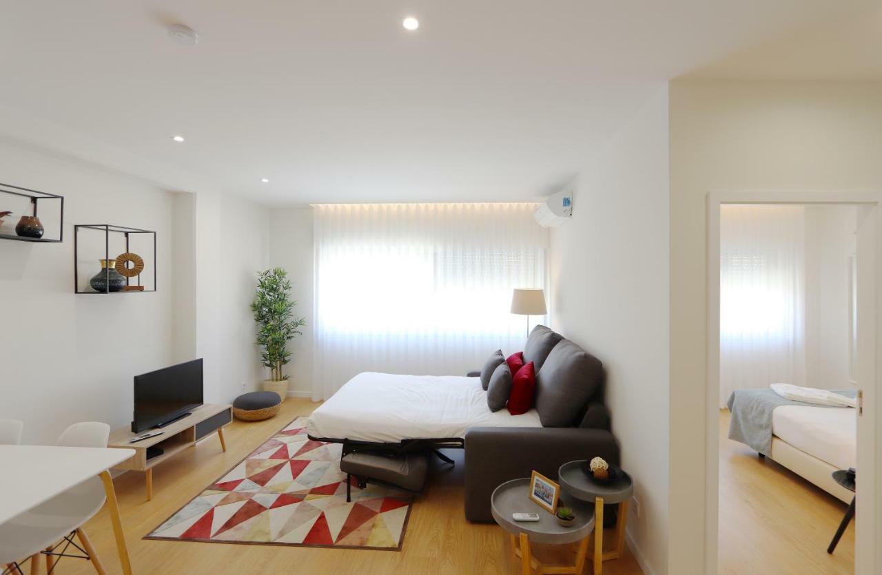HM - Living Batalha Square 2 Apartment Porto Bagian luar foto