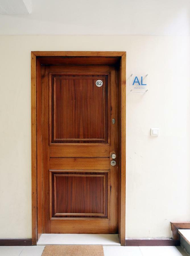 HM - Living Batalha Square 2 Apartment Porto Bagian luar foto