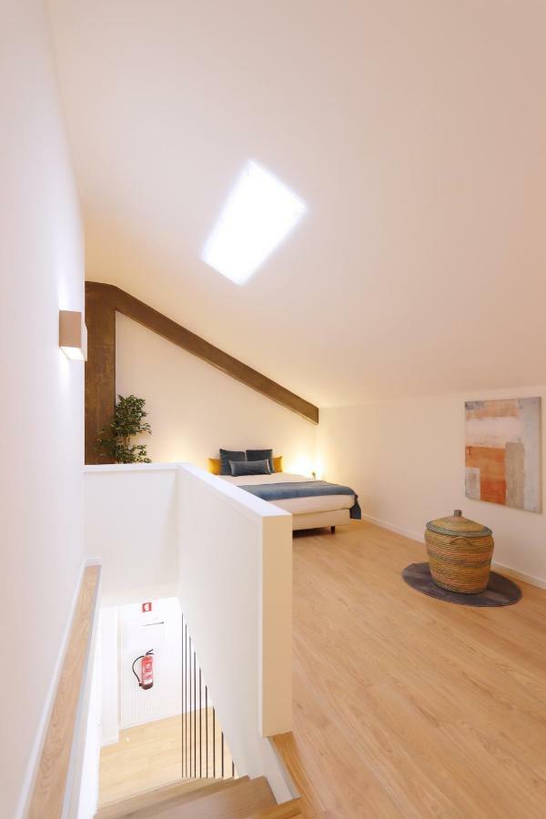 HM - Living Batalha Square 2 Apartment Porto Bagian luar foto