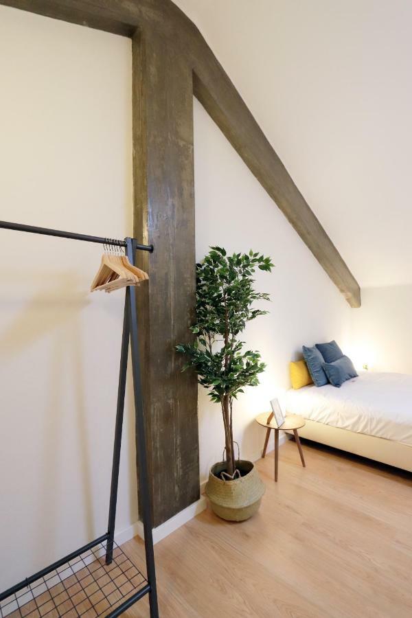 HM - Living Batalha Square 2 Apartment Porto Bagian luar foto