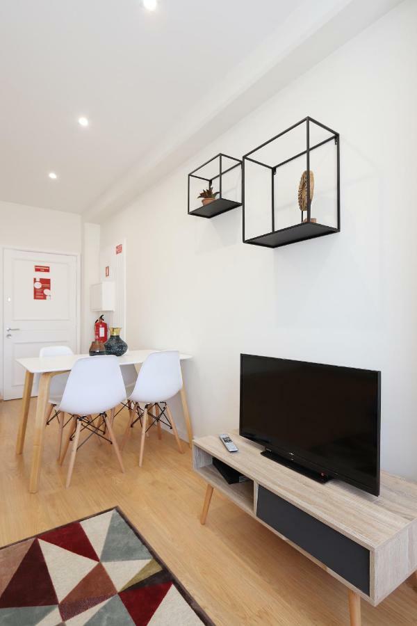 HM - Living Batalha Square 2 Apartment Porto Bagian luar foto
