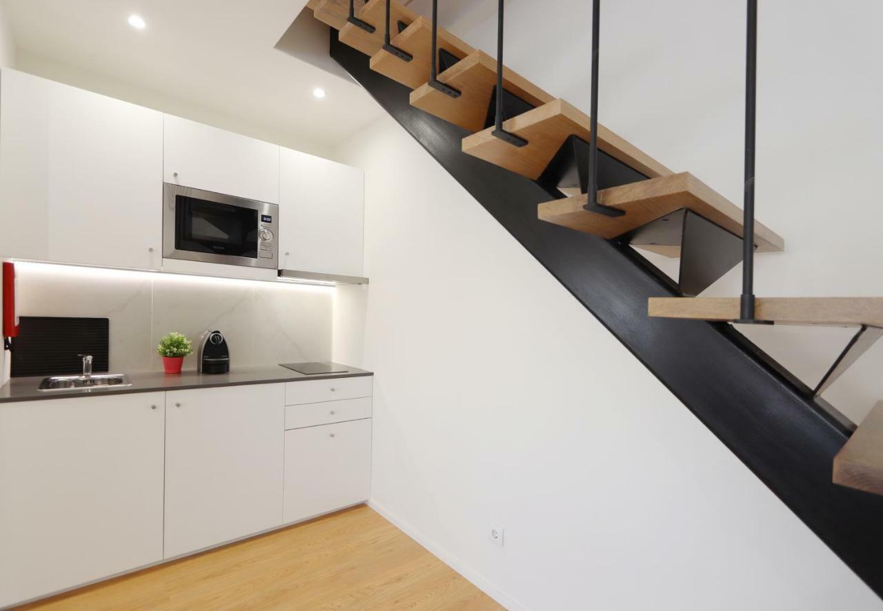 HM - Living Batalha Square 2 Apartment Porto Bagian luar foto