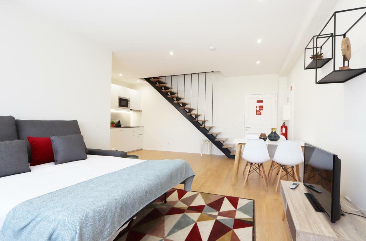HM - Living Batalha Square 2 Apartment Porto Bagian luar foto