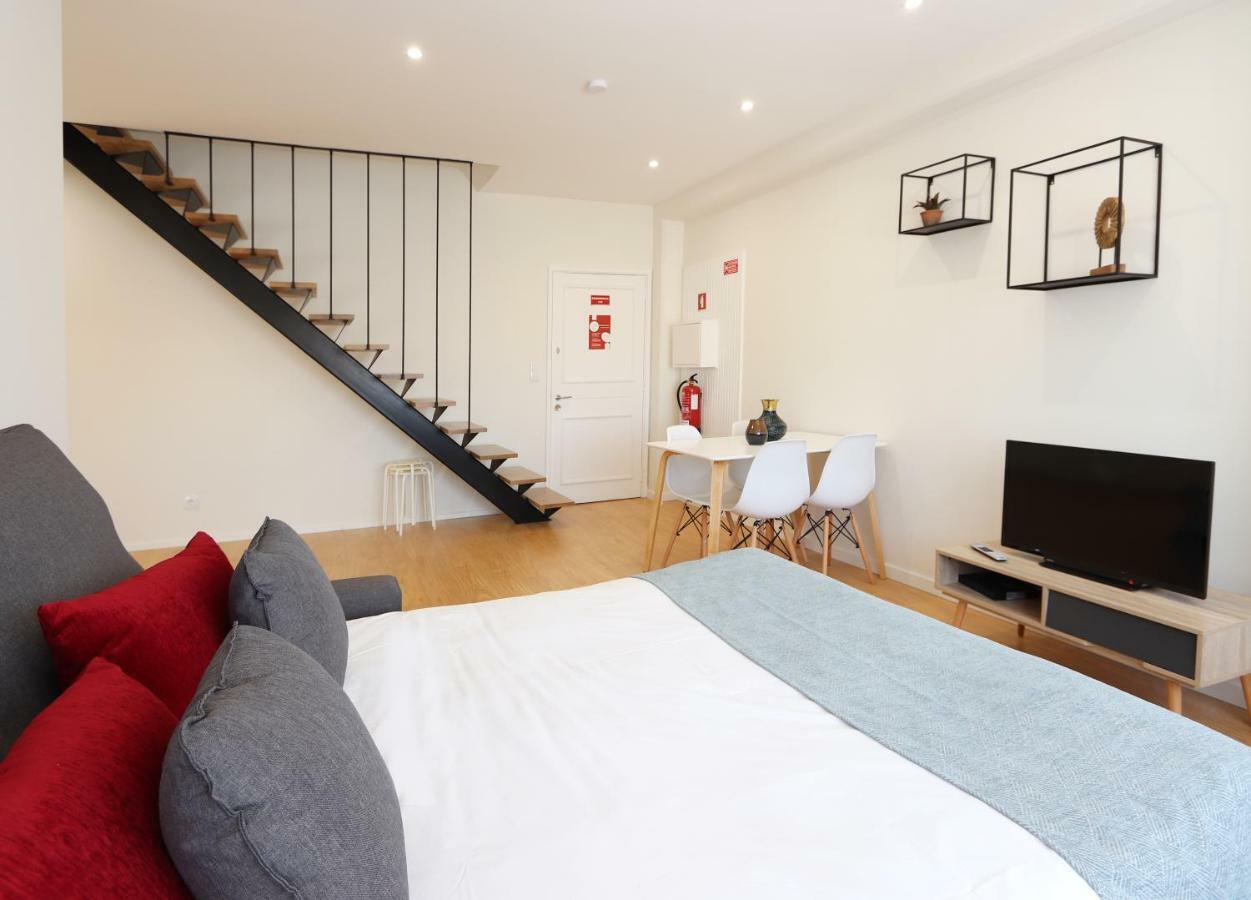 HM - Living Batalha Square 2 Apartment Porto Bagian luar foto